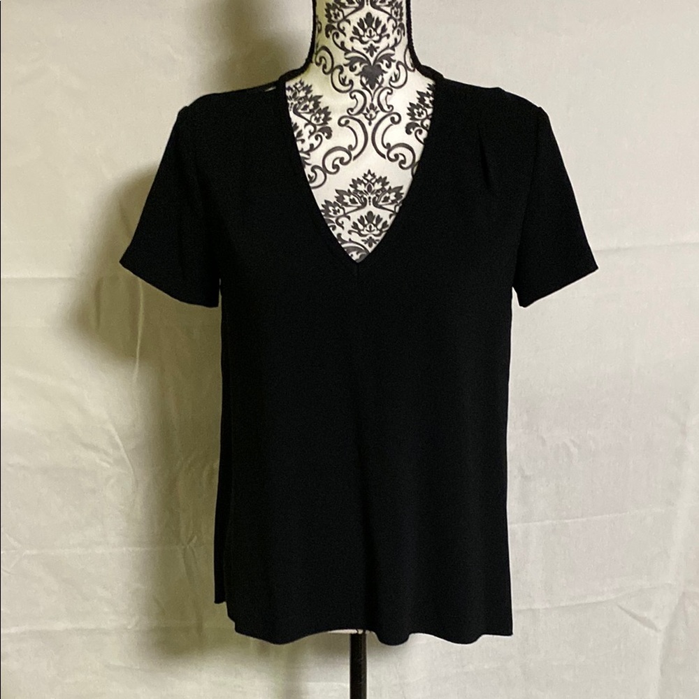 Trina Turk Black Floramina Open Shoulder VNeck Short Sleeve Blouse EUC